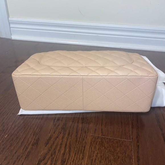 Chanel Classic Jumbo Flap - Picture 5 of 8